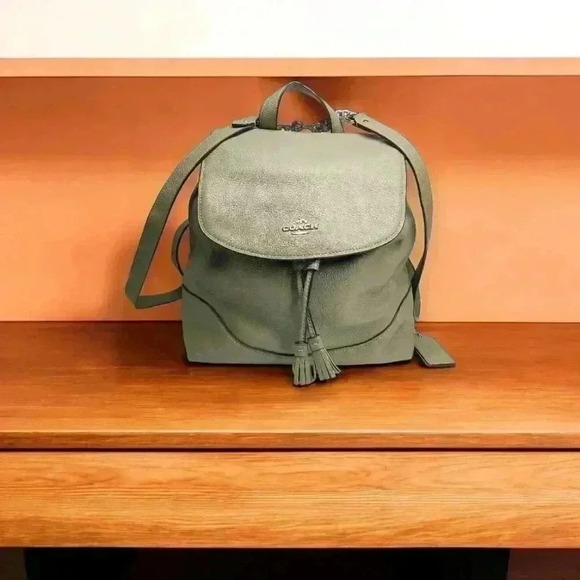 COACH Elle Backpack in clover green pebbled leather - Picture 2 of 11